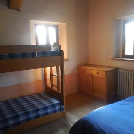 Podesteria Di Gombola Albergue Polinago