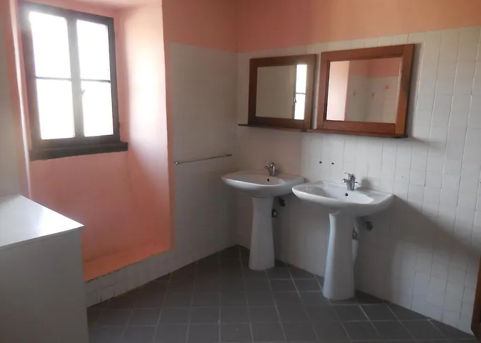 Podesteria Di Gombola Hostel Polinago