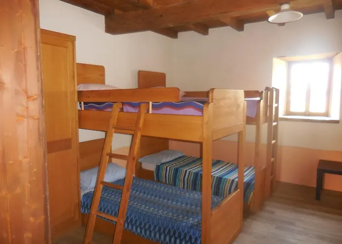 Vandrarhem Podesteria Di Gombola *