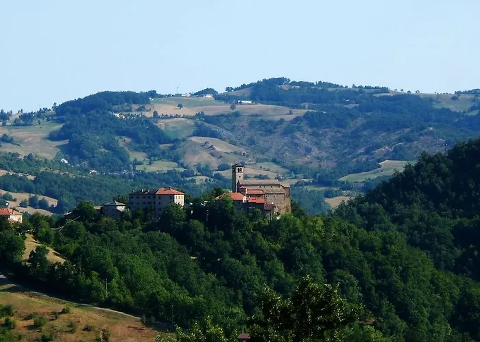 Podesteria Di Gombola Vandrarhem