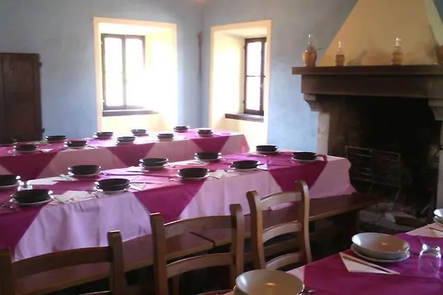 Podesteria Di Gombola Vandrarhem *